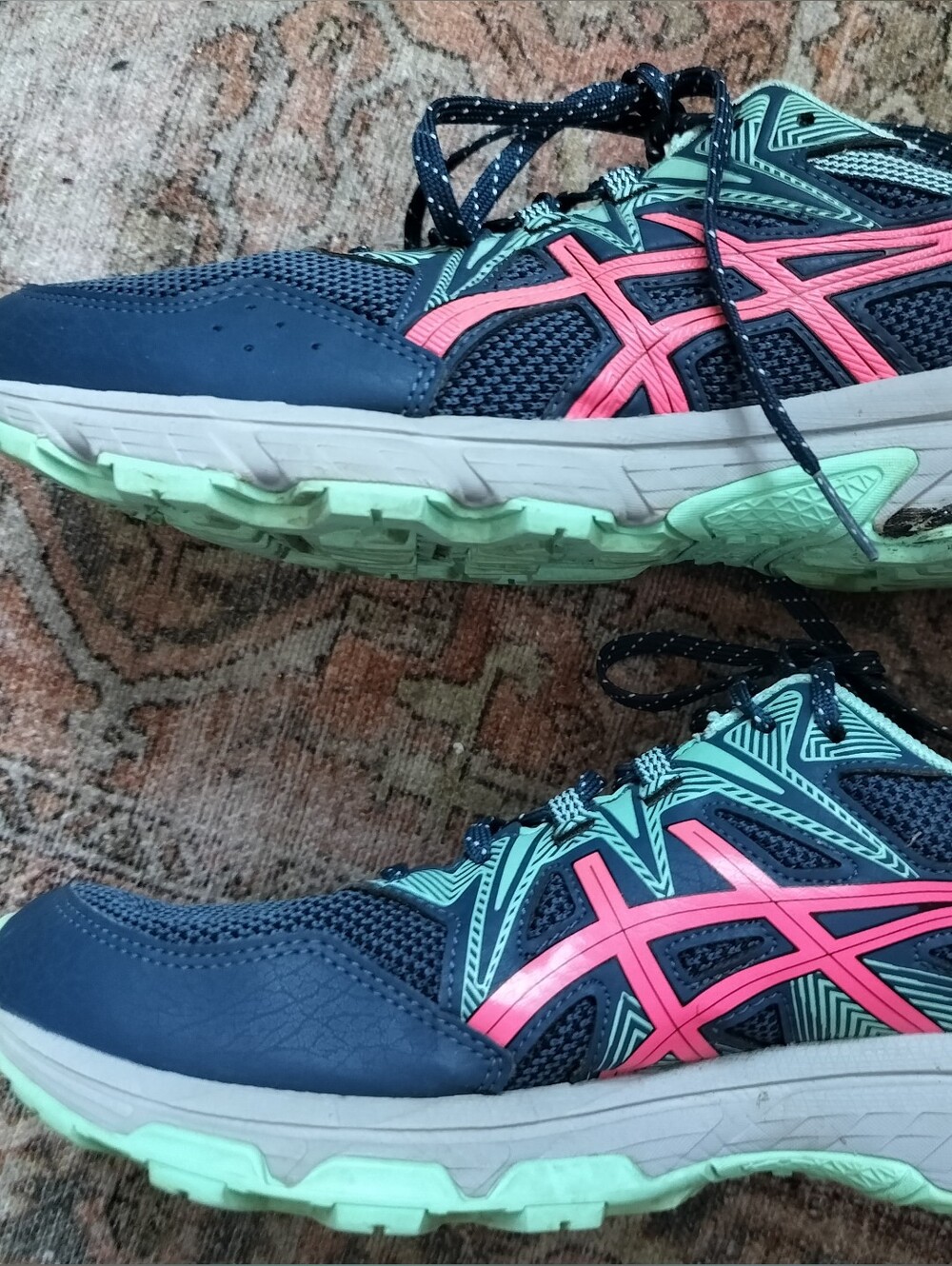 EUC ASICS Gel Venture Navy Sneakers with Mint and Pink Accents Men 11/Women 12.5 - Picture 5 of 9